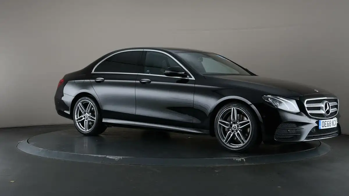 2019-mercedes-benz-e-class-20-e200-amg-line-saloon-4d-big-54