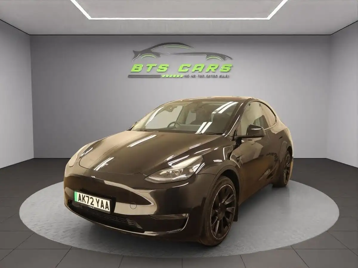 2022-tesla-model-y-e-long-range-big-1