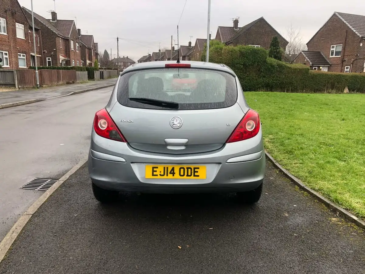 2014-vauxhall-corsa-12-design-16v-85ps-3d-big-5
