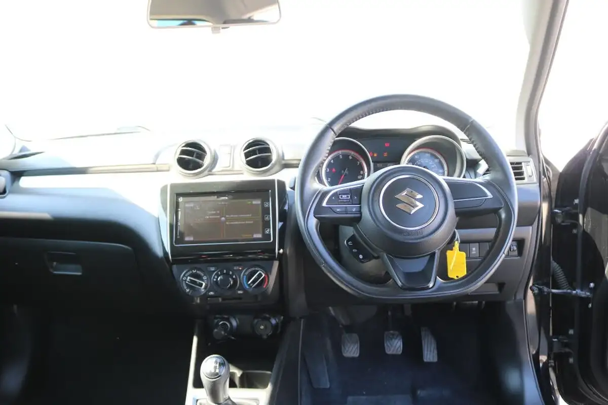 2017-suzuki-swift-10-boosterjet-sz-t-big-11