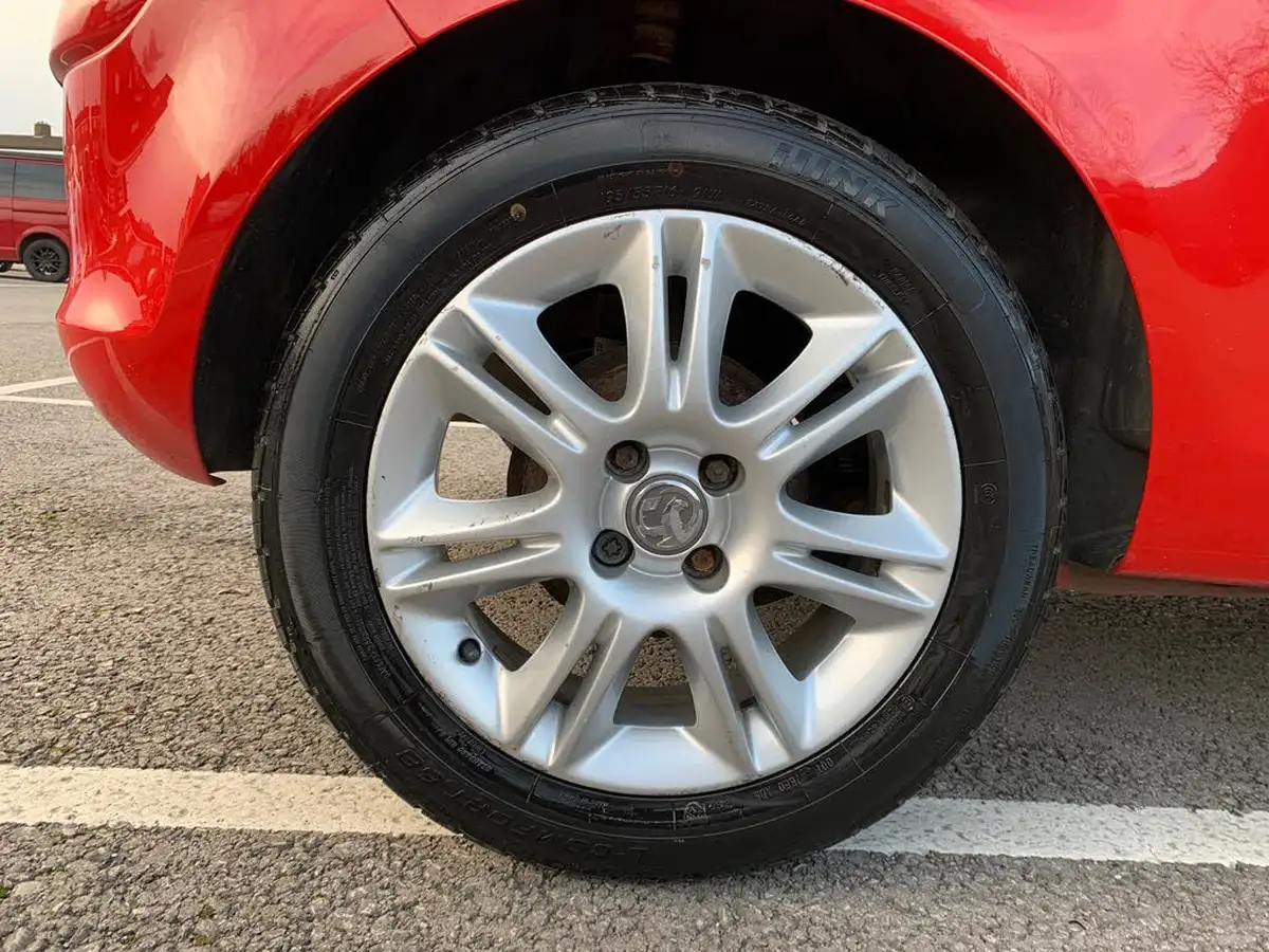 2013-vauxhall-corsa-12-energy-16v-3d-big-19