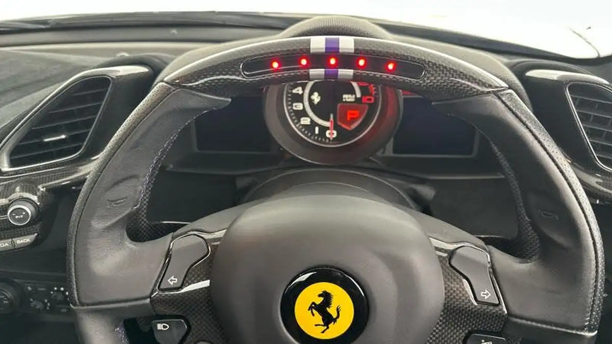 2020-ferrari-488-39-488-spider-big-38