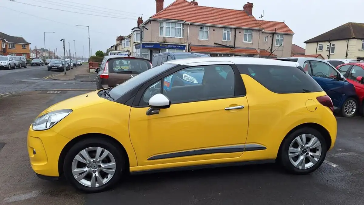 2013-citroen-ds3-16td-dstyle-big-8