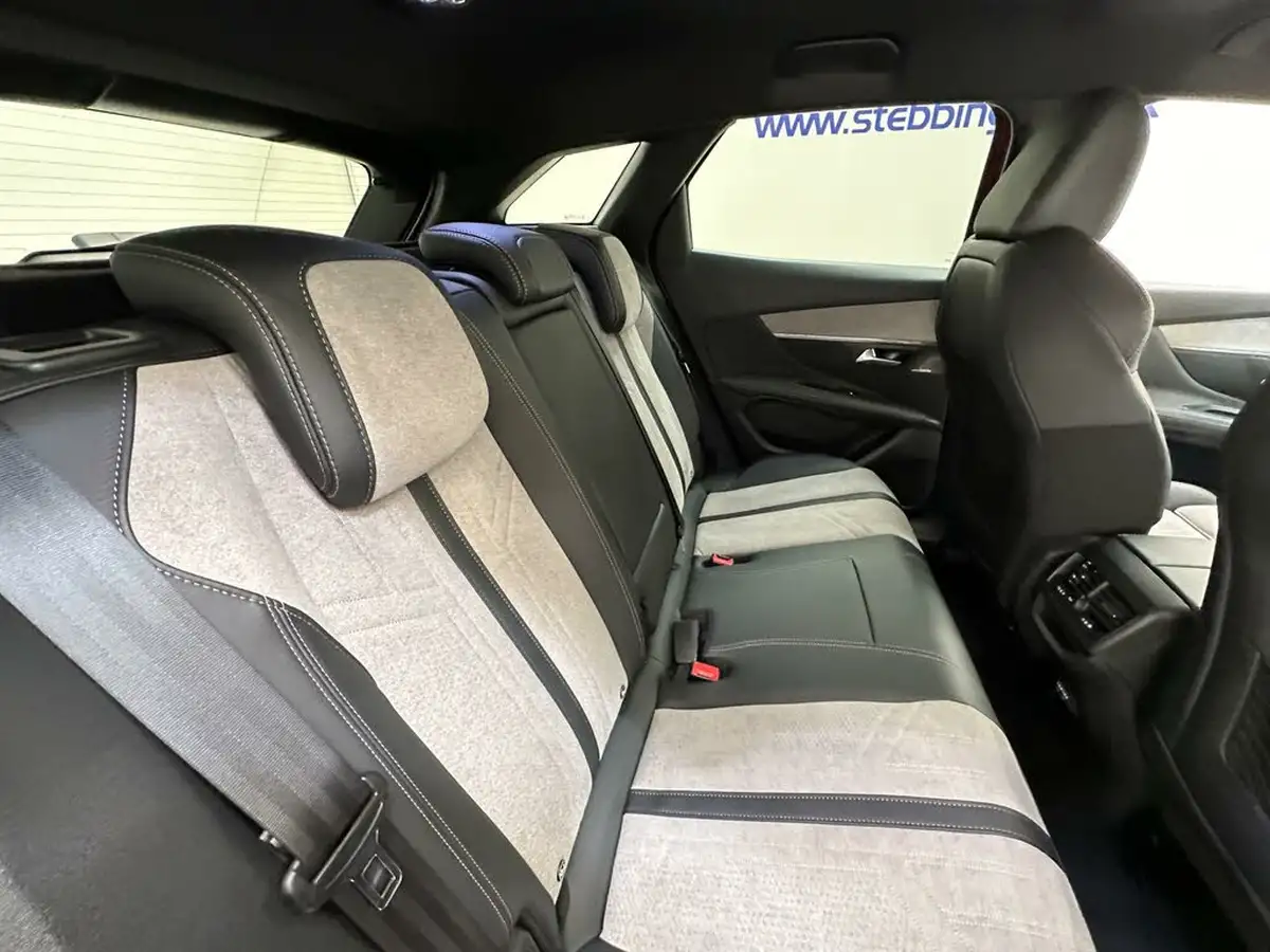 2021-peugeot-3008-suv-16-puretech-gt-300bhp-4wd-hybrid4-e-eat8-big-21