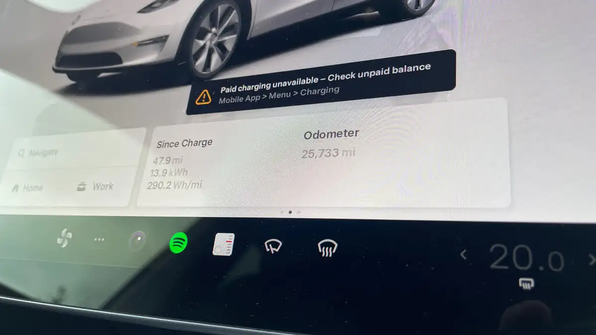 2022-tesla-model-y-e-long-range-big-12