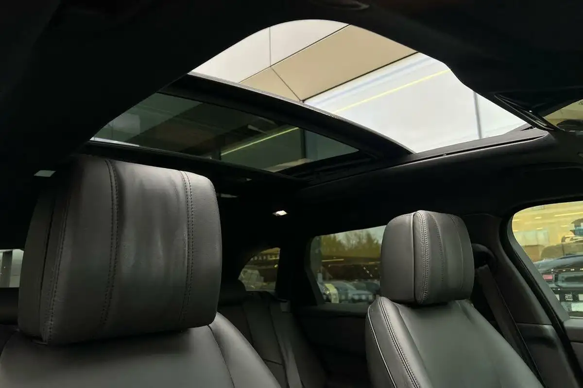 2024-land-rover-range-rover-velar-20-p400e-dynamic-hse-big-36
