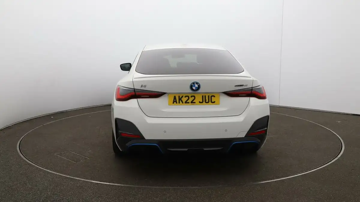 2022-bmw-i4-e-edrive40-m-sport-big-53