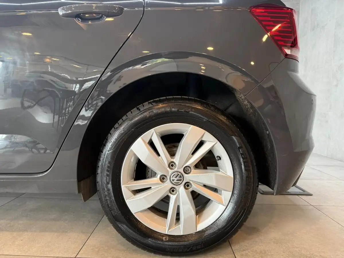 2018-volkswagen-polo-10-se-65ps-big-27