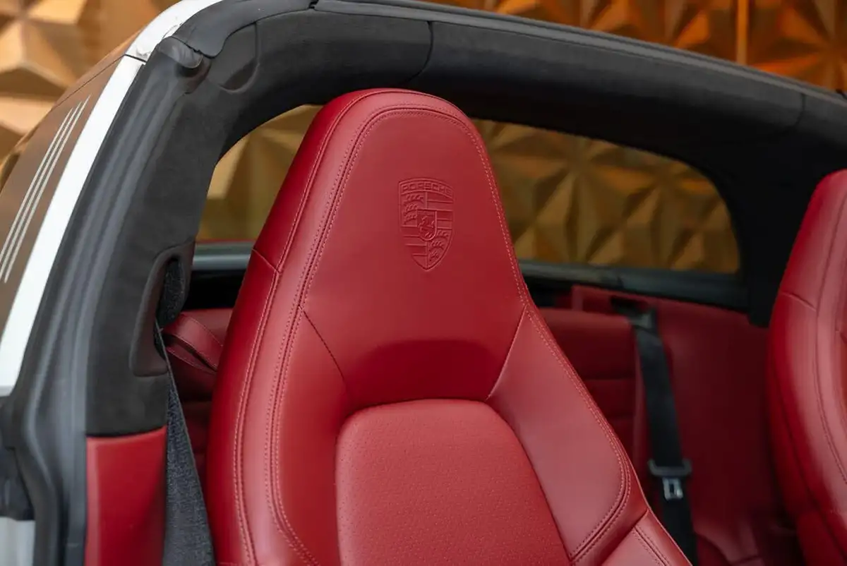 2023-porsche-911-30-targa-4-big-37