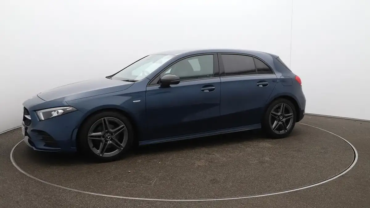 2022-mercedes-benz-a-class-13-a200-amg-line-edition-executive-hatchback-5d-big-69