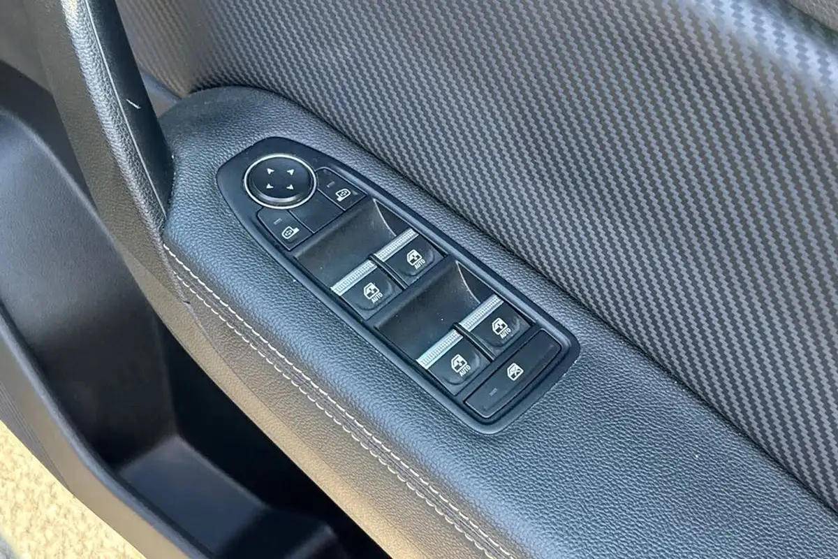 2023-renault-captur-16-e-tech-engineered-145ps-full-big-20