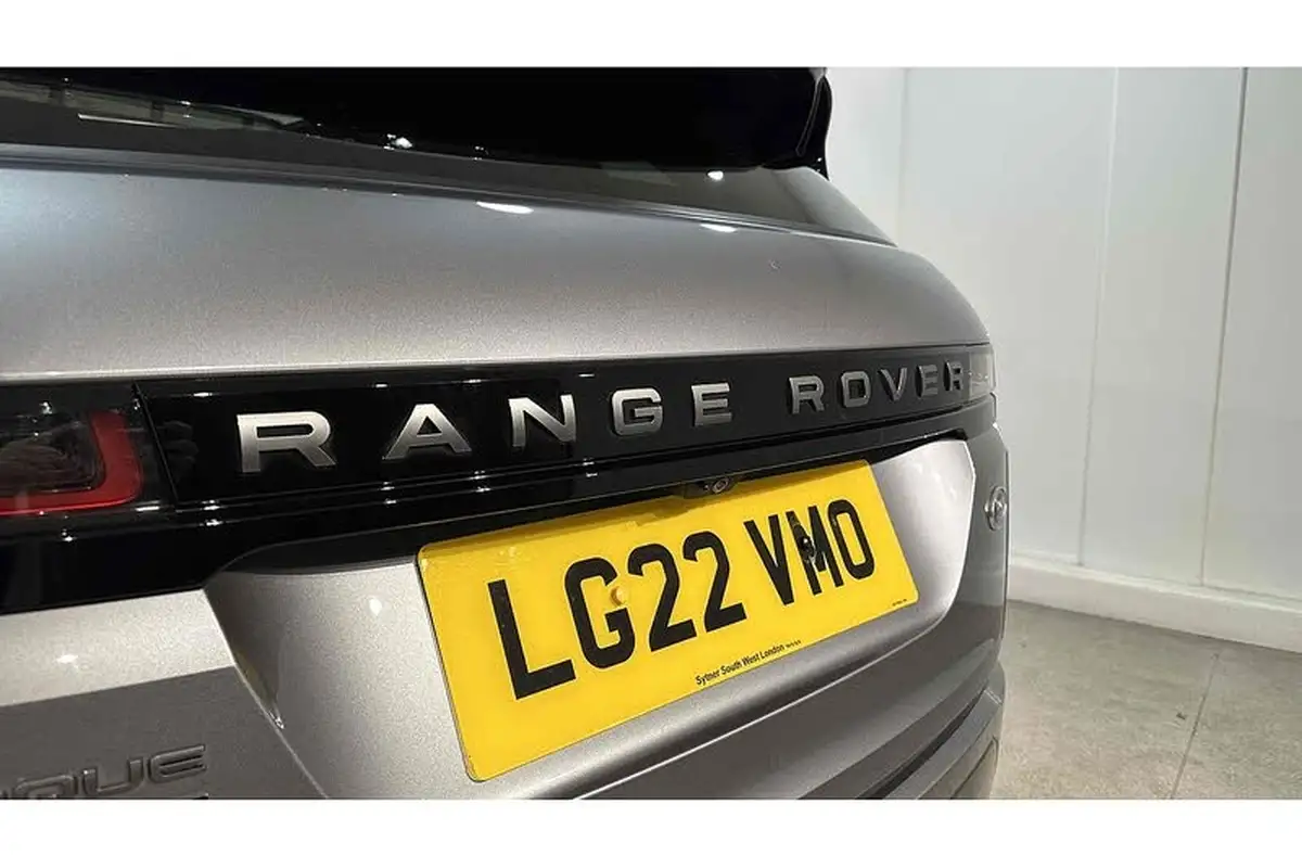 2022-land-rover-range-rover-evoque-15-p300e-r-dynamic-se-big-13