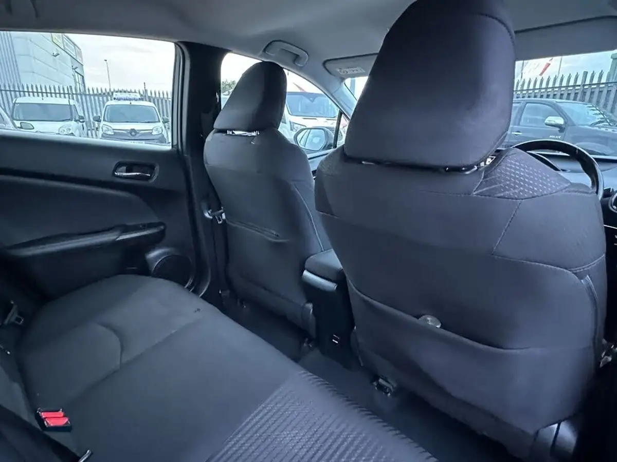 2019-toyota-prius-18-vvt-i-business-edition-plus-cvt-big-31