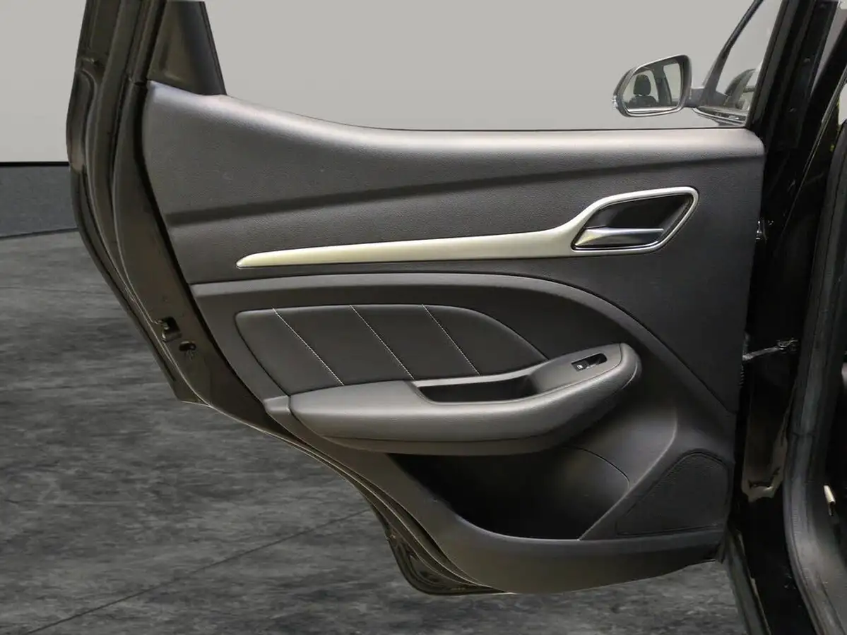 2021-mg-zs-suv-e-exclusive-ev-big-36