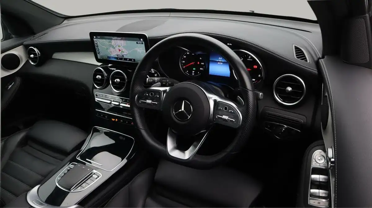 2022-mercedes-benz-glc-class-20d-glc220d-amg-line-195ps-station-wagon-5d-1950cc-4matic-plus-big-9