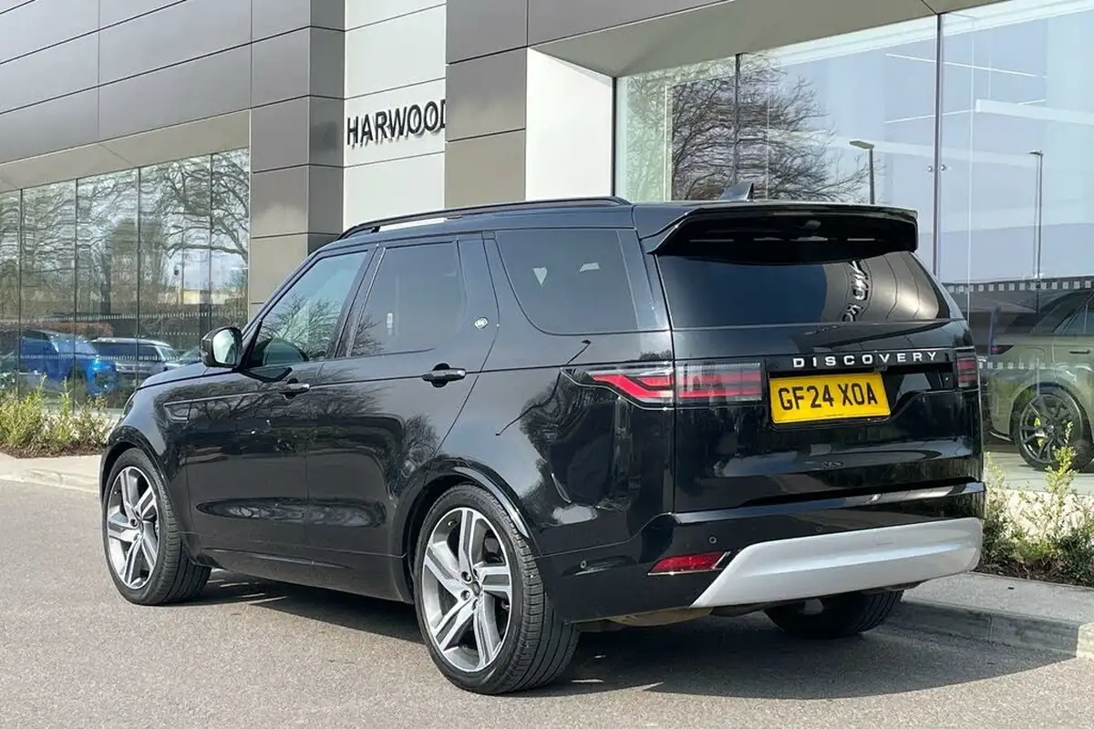 2024-land-rover-discovery-30-d300-metropolitan-edition-big-14
