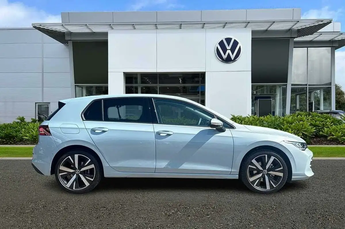 2025-volkswagen-golf-15-tsi-match-150ps-big-3