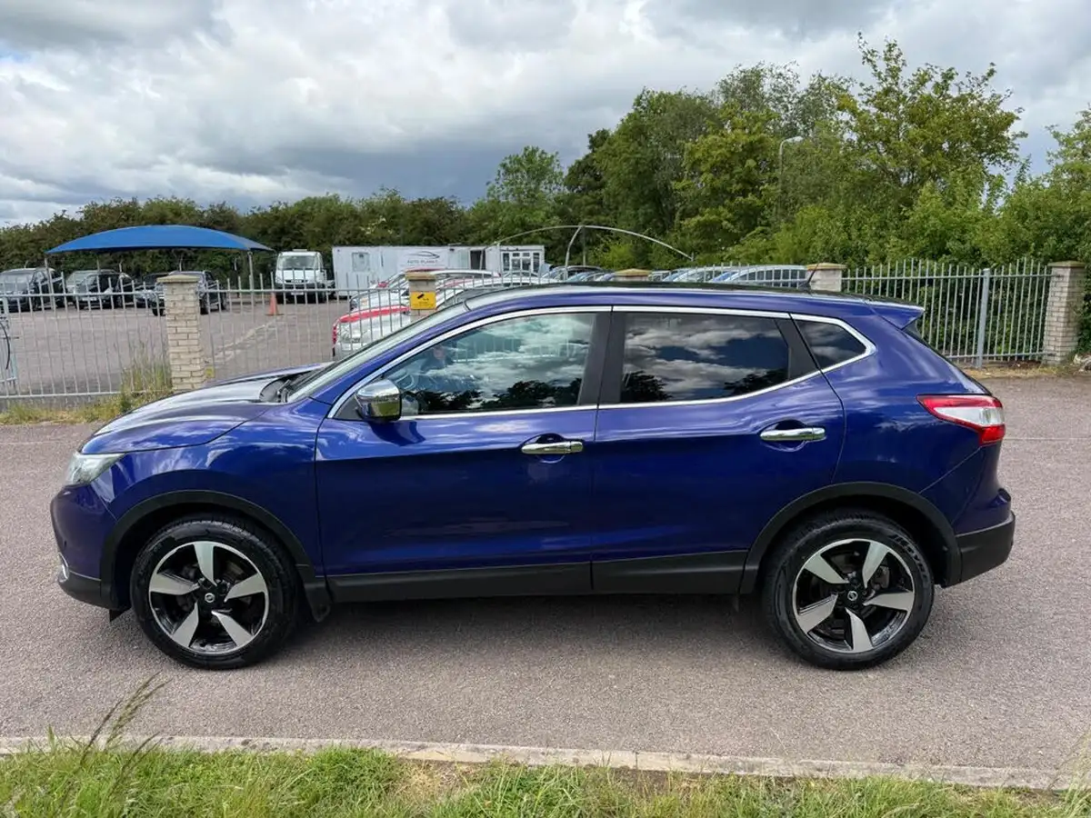2017-nissan-qashqai-12-dig-t-n-connecta-big-4