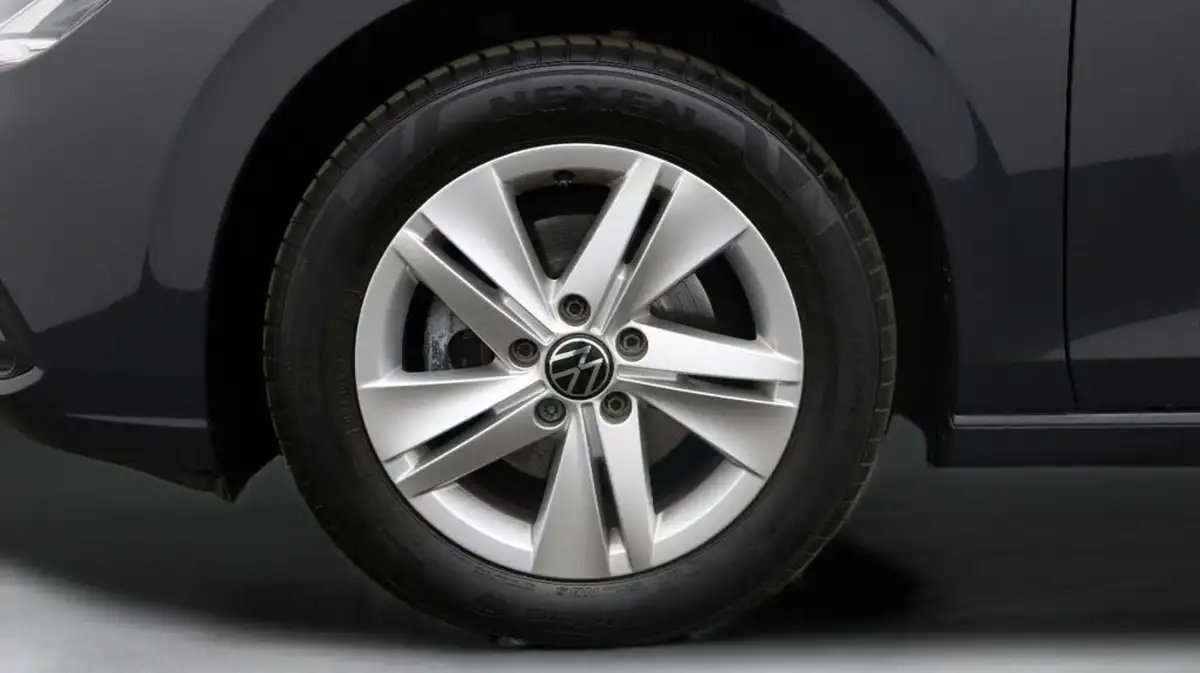 2022-volkswagen-golf-20tdi-life-hatchback-big-17