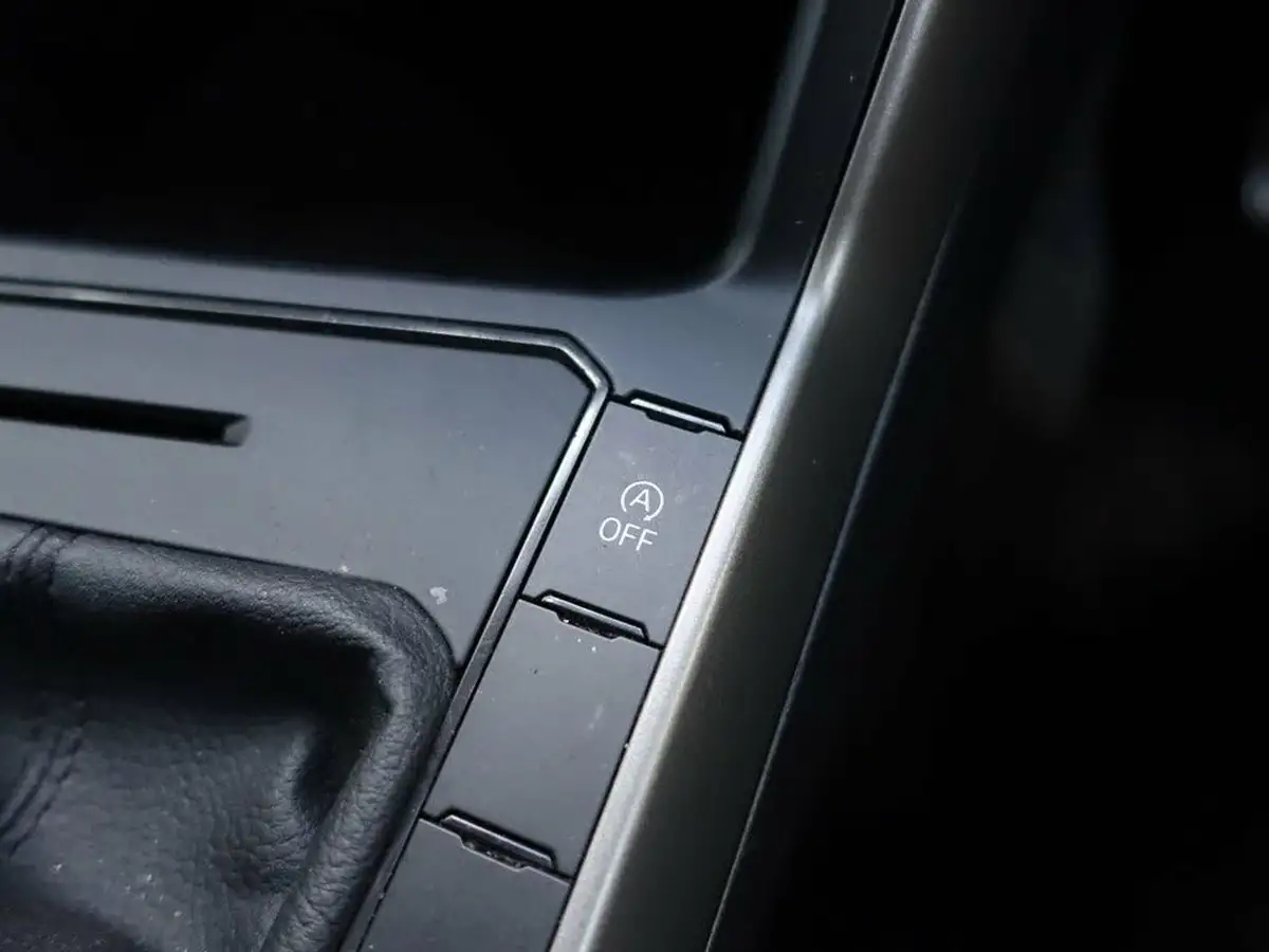2020-volkswagen-polo-10-tsi-match-big-30