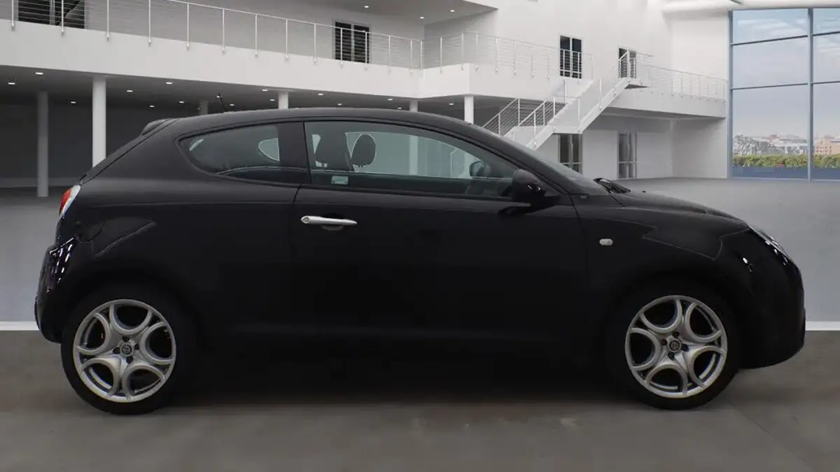 2017-alfa-romeo-mito-09-big-5