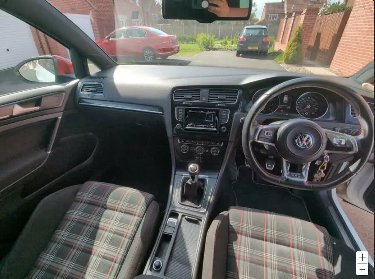 2014-volkswagen-golf-20-gti-230ps-performance-pk-bmtss-hatchback-5d-big-5