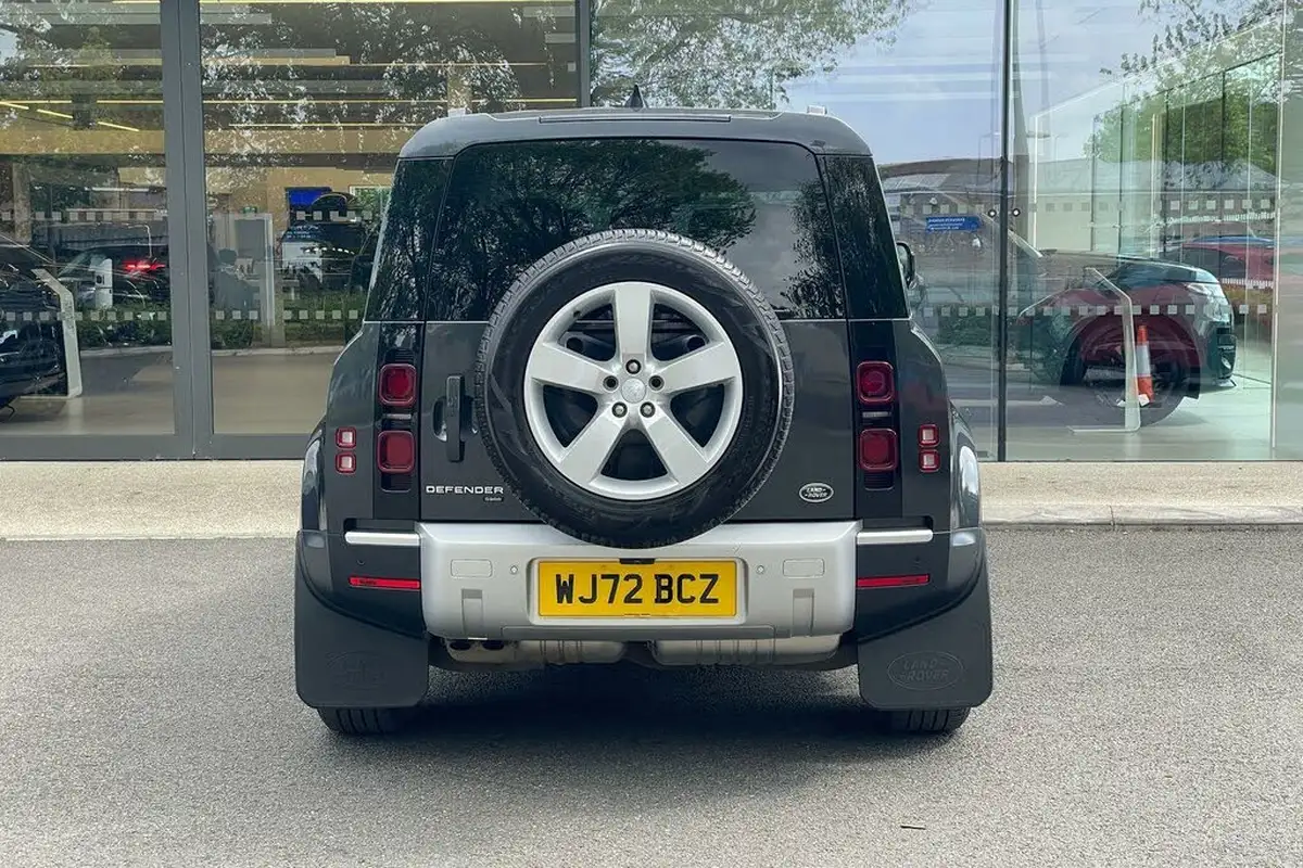 2022-land-rover-110-defender-30-d300-hse-big-7
