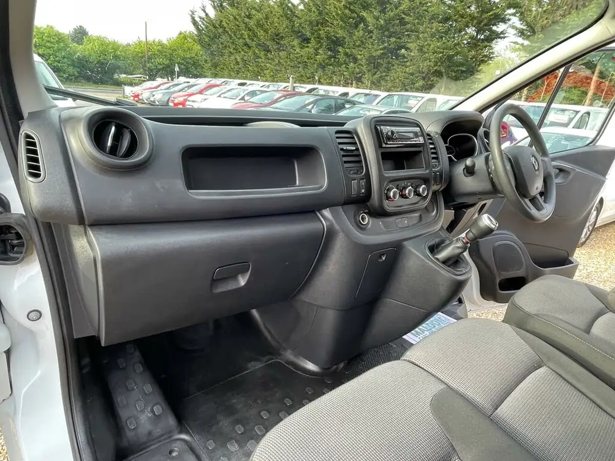 2021-renault-trafic-20dci-ll30-energy-120-business-panel-big-19