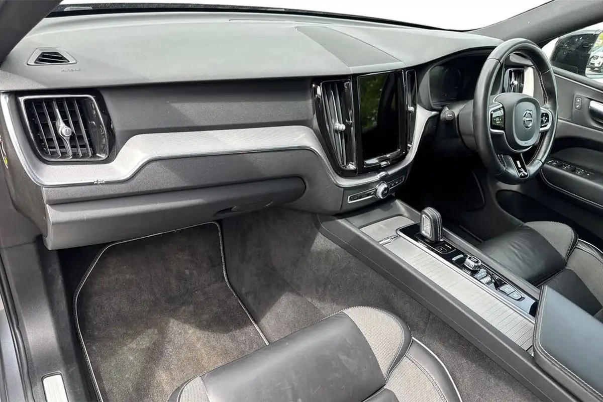 2020-volvo-xc60-20td-b4-r-design-awd-big-1