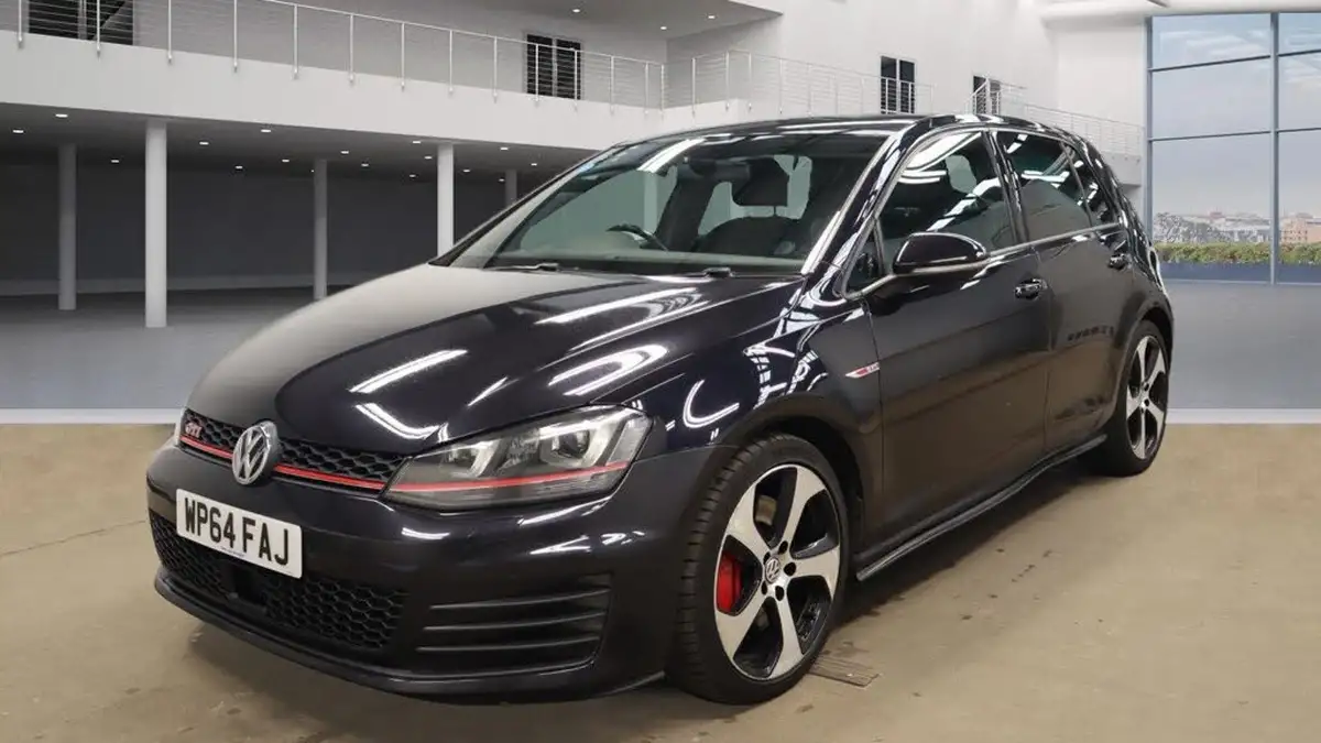 2014-volkswagen-golf-20-gti-230ps-performance-pk-hatchback-5d-dsg-big-3