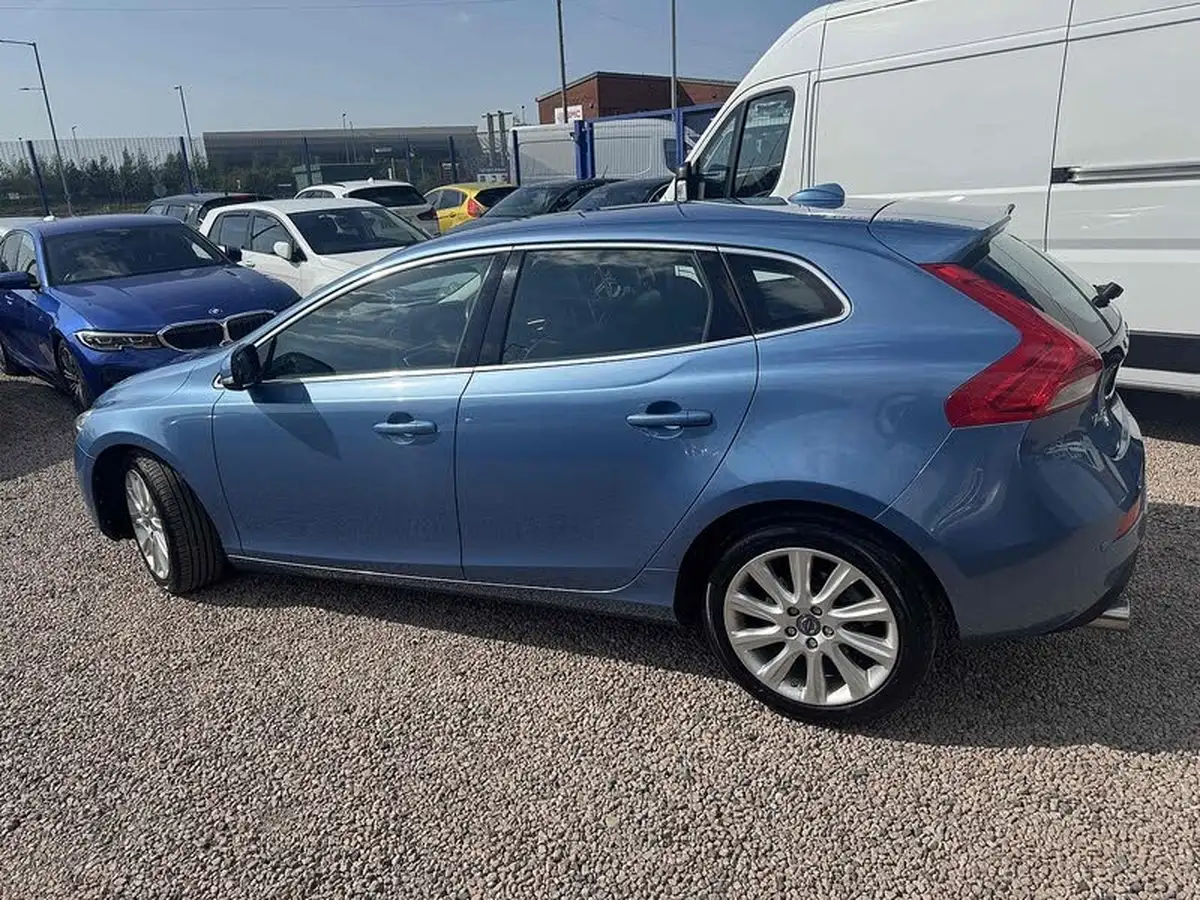 2014-volvo-v40-20td-d4-se-lux-190bhp-1969cc-geartronic-big-15