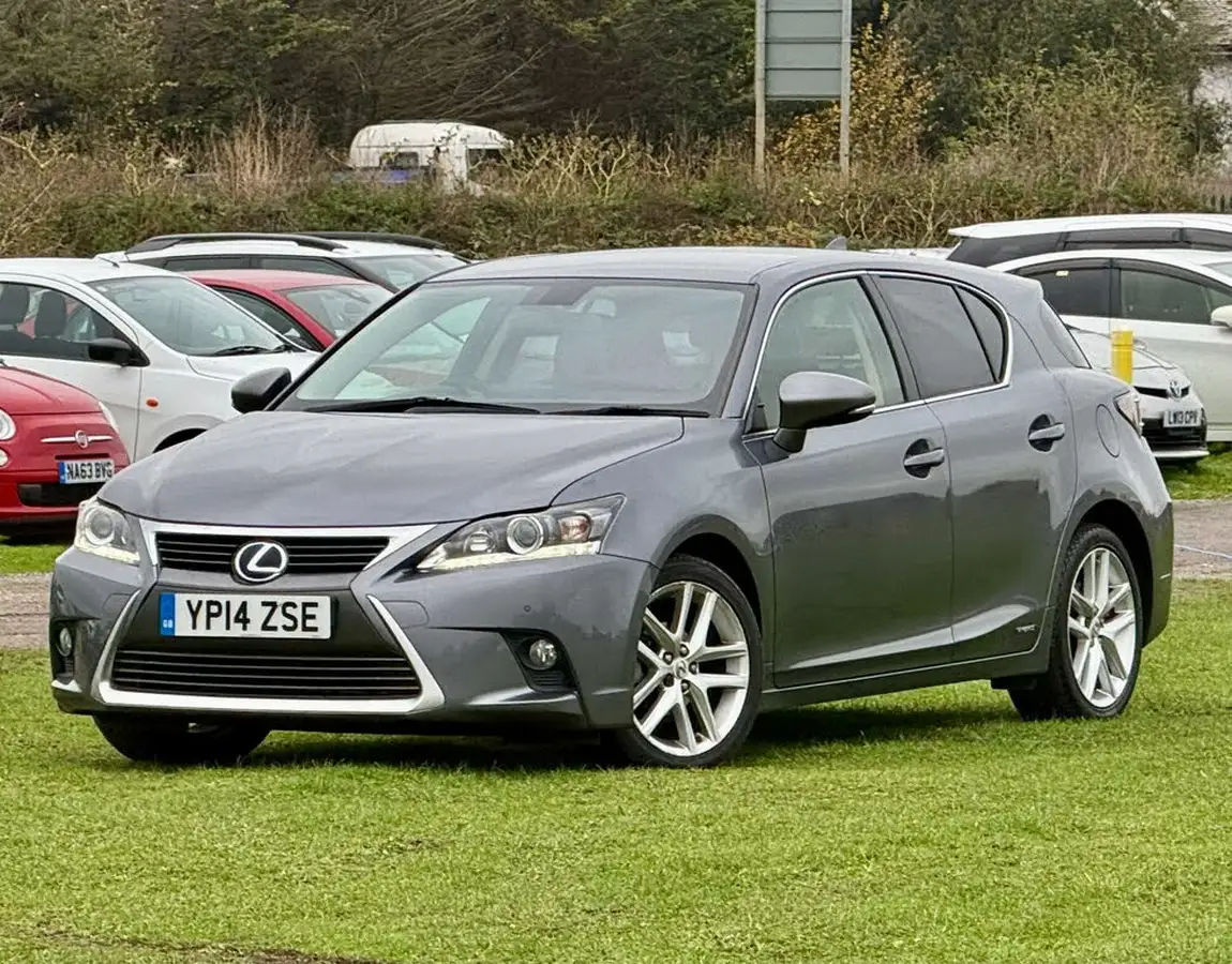 2014-lexus-ct-200h-18-luxury-big-15