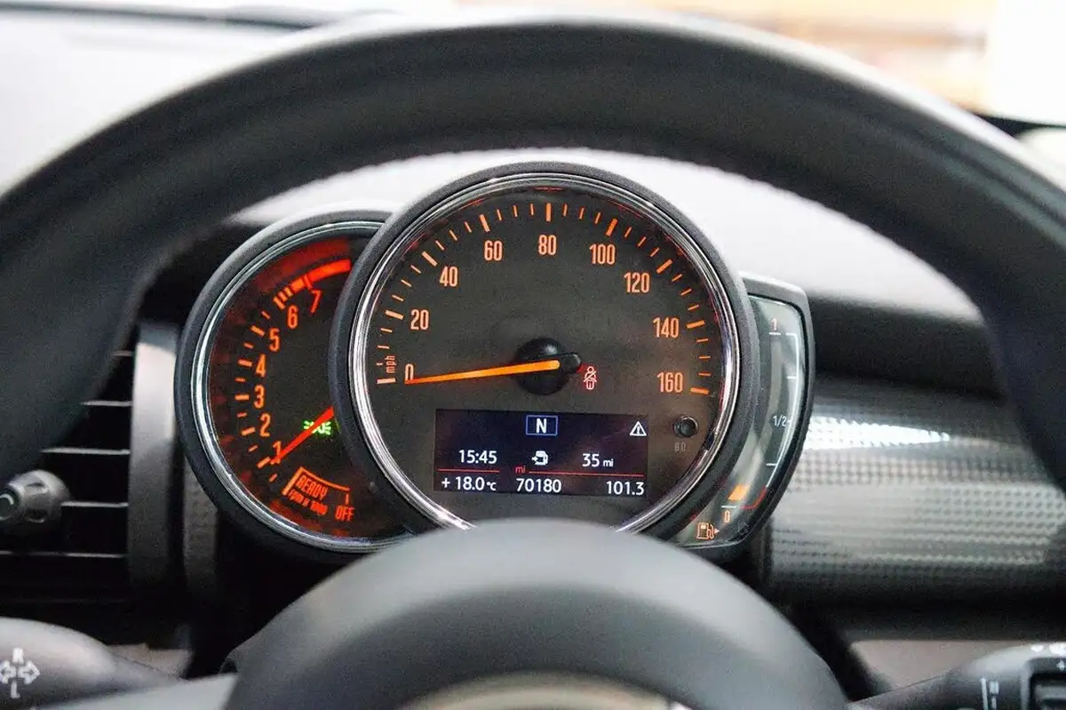 2018-mini-cooper-15-cooper-series-ii-ss-hatchback-3d-big-16