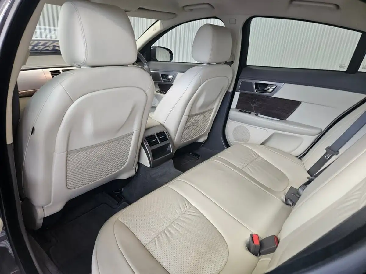 2009-jaguar-xf-27td-premium-luxury-big-18