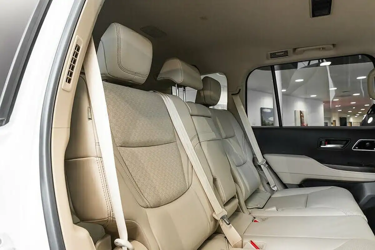 2023-toyota-land-cruiser-big-17