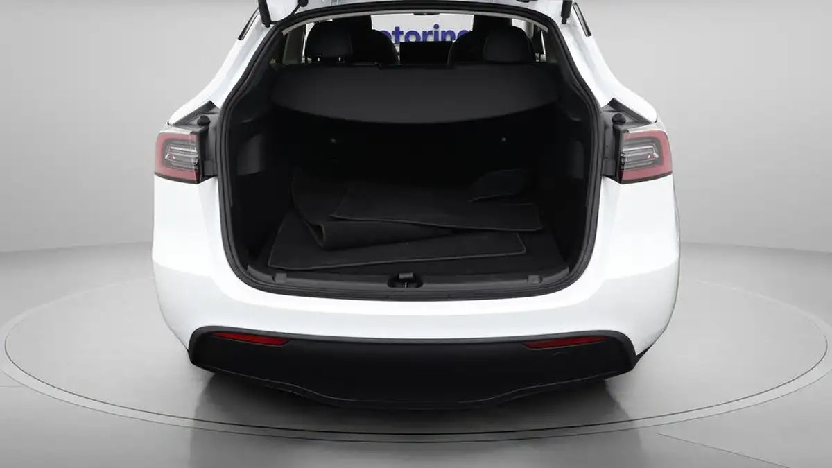 2023-tesla-model-y-e-rwd-big-17