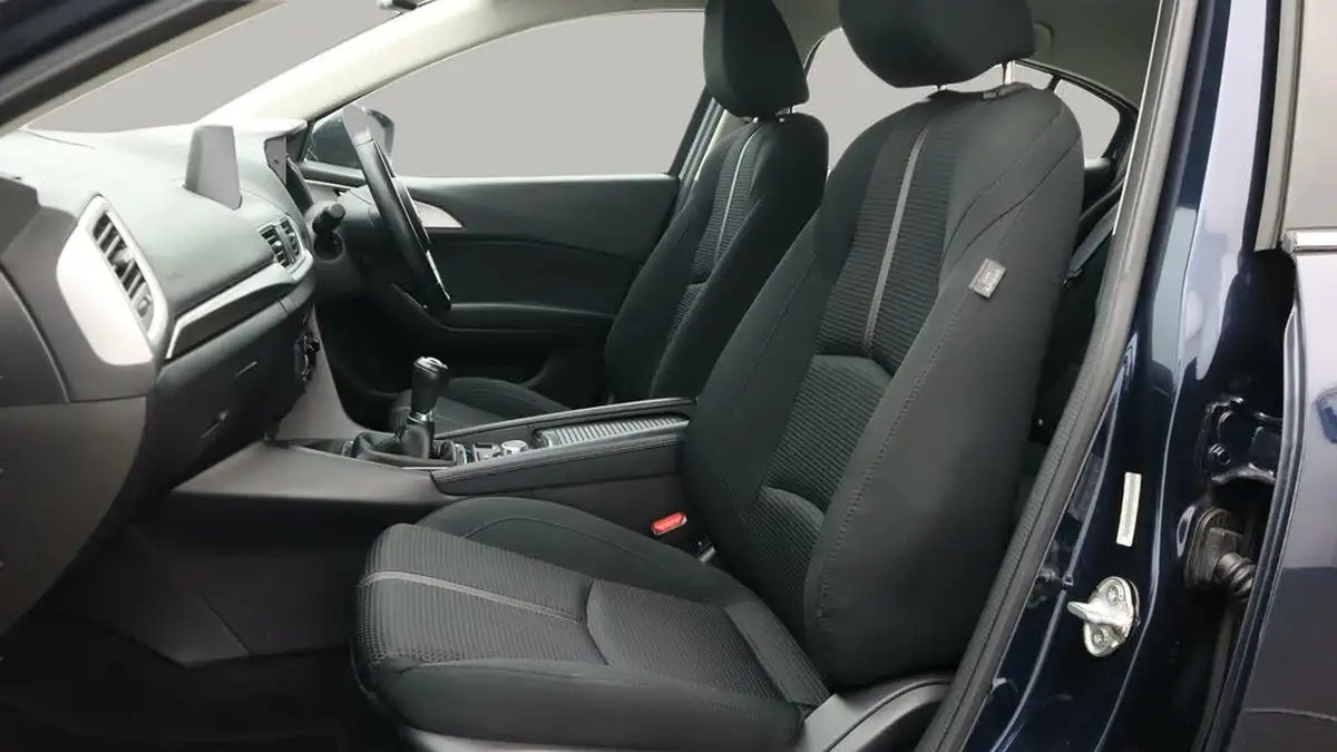 2018-mazda-mazda3-20-se-nav-big-14