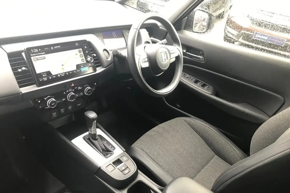 2021-honda-jazz-15-i-mmd-ex-107ps-big-1
