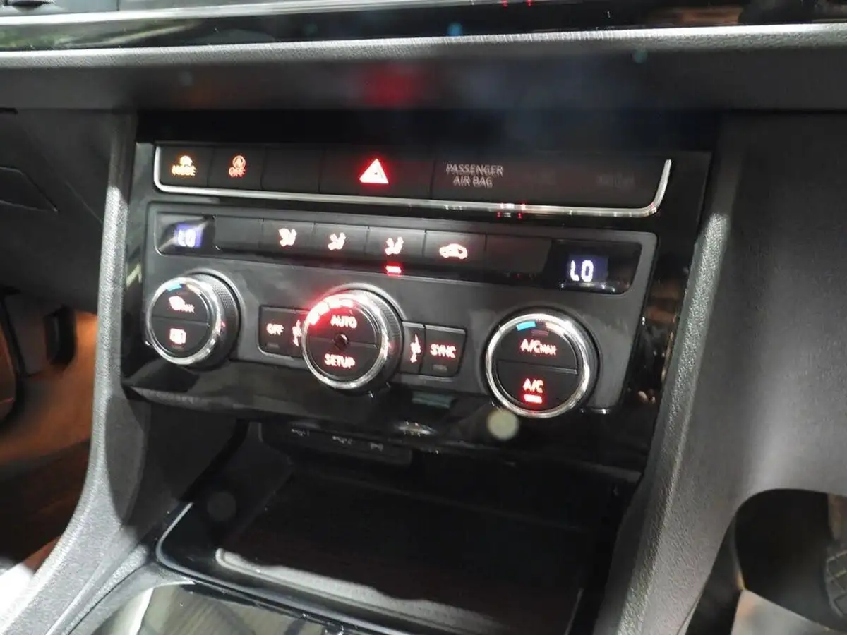 2018-seat-leon-18-tsi-fr-technology-hatchback-5d-big-27