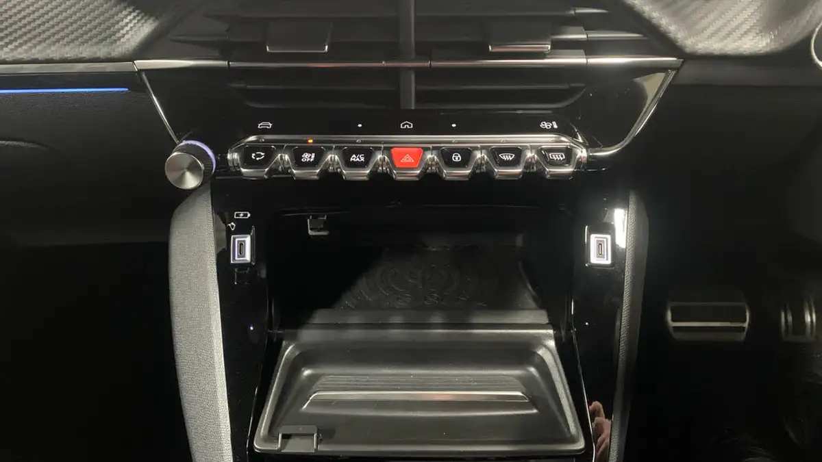 2024-peugeot-208-e-gt-156ps-51kwh-big-49