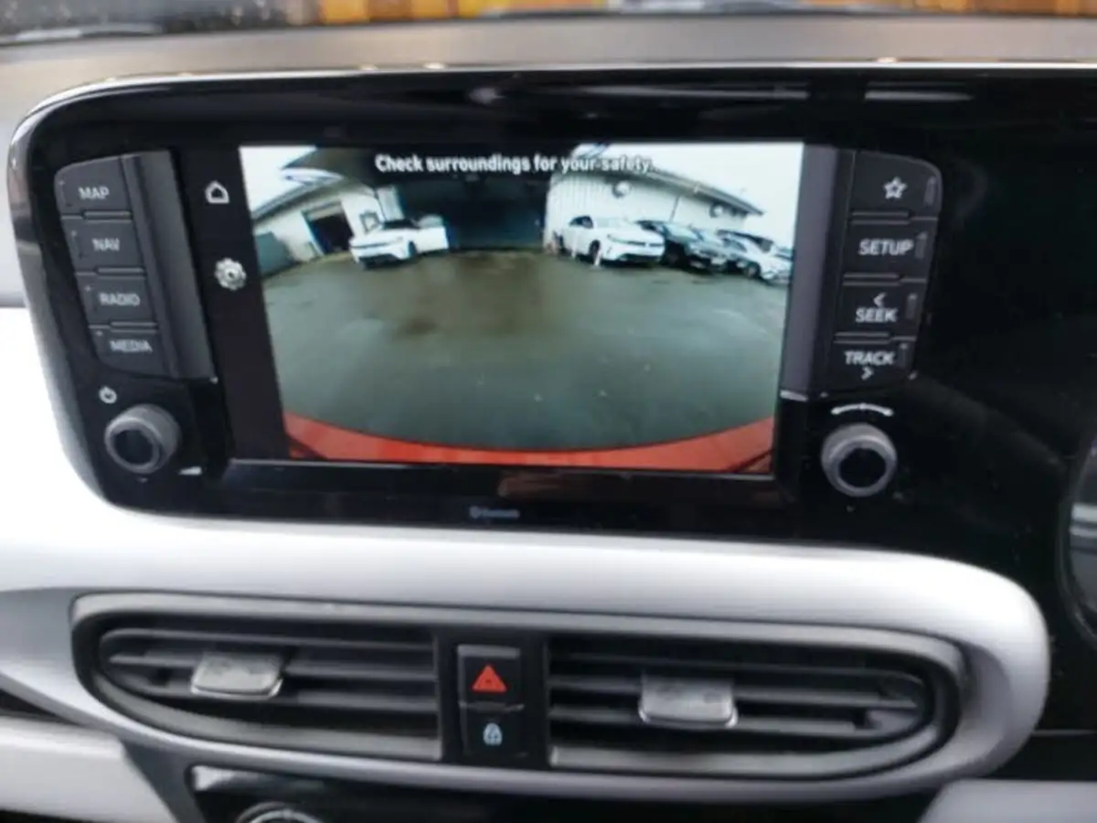 2022-hyundai-i10-12-premium-auto-big-11
