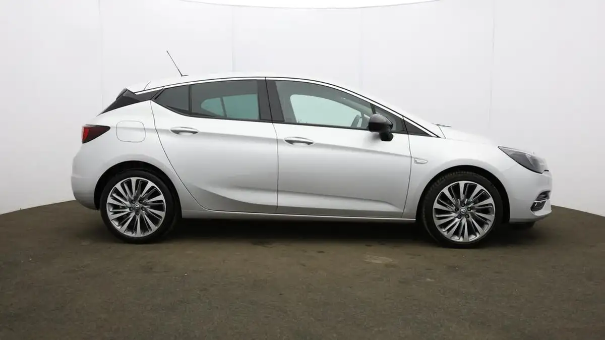 2021-vauxhall-astra-12-turbo-griffin-edition-hatchback-big-51