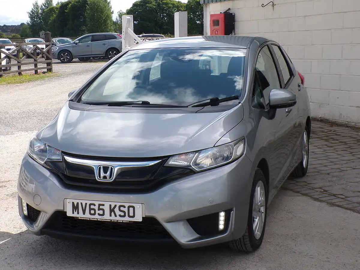 2015-honda-jazz-13-i-vtec-se-big-2