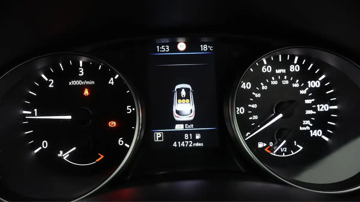 2019-nissan-qashqai-15dci-acenta-premium-17in-alloys-dct-big-10