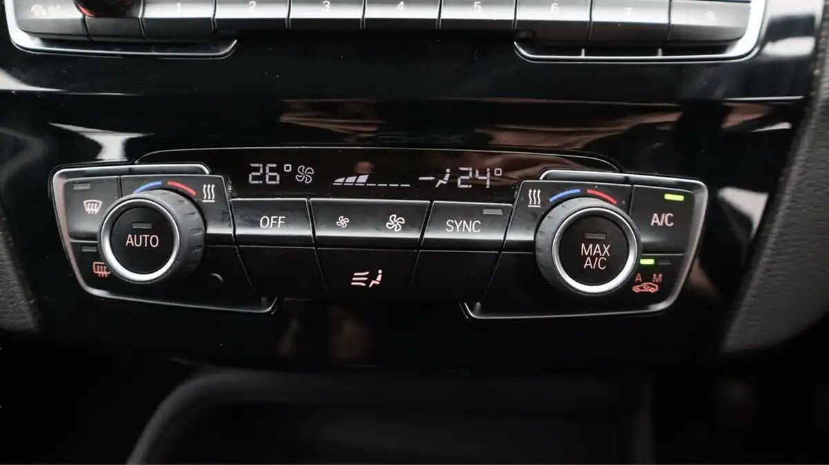 2020-bmw-x1-15-sdrive18i-se-big-12