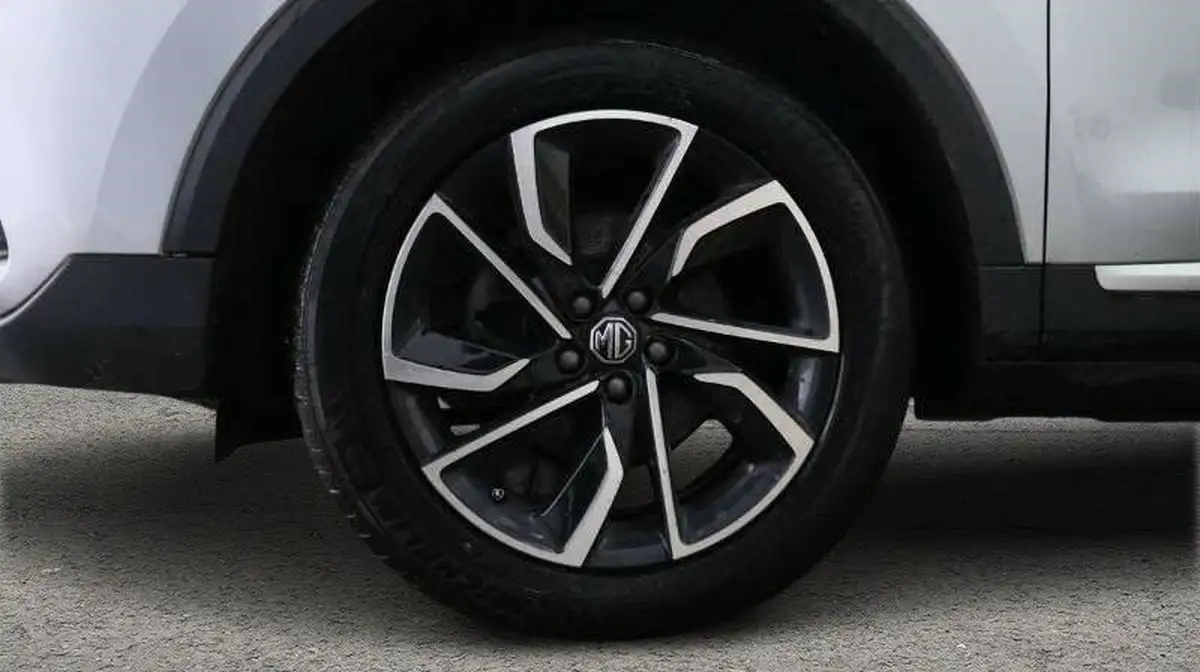 2023-mg-zs-suv-15-vti-tech-exclusive-big-3