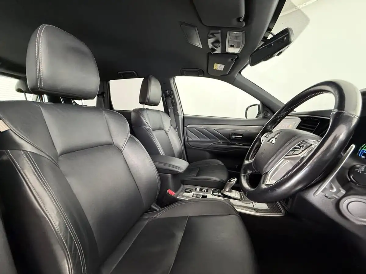 2019-mitsubishi-outlander-24-4h-phev-big-13