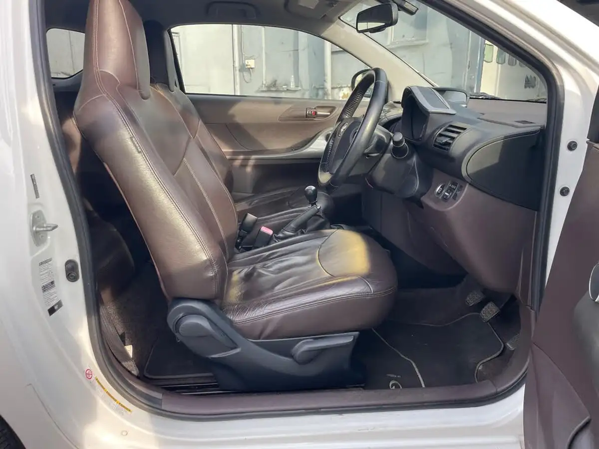 2009-toyota-iq-10-2-big-27