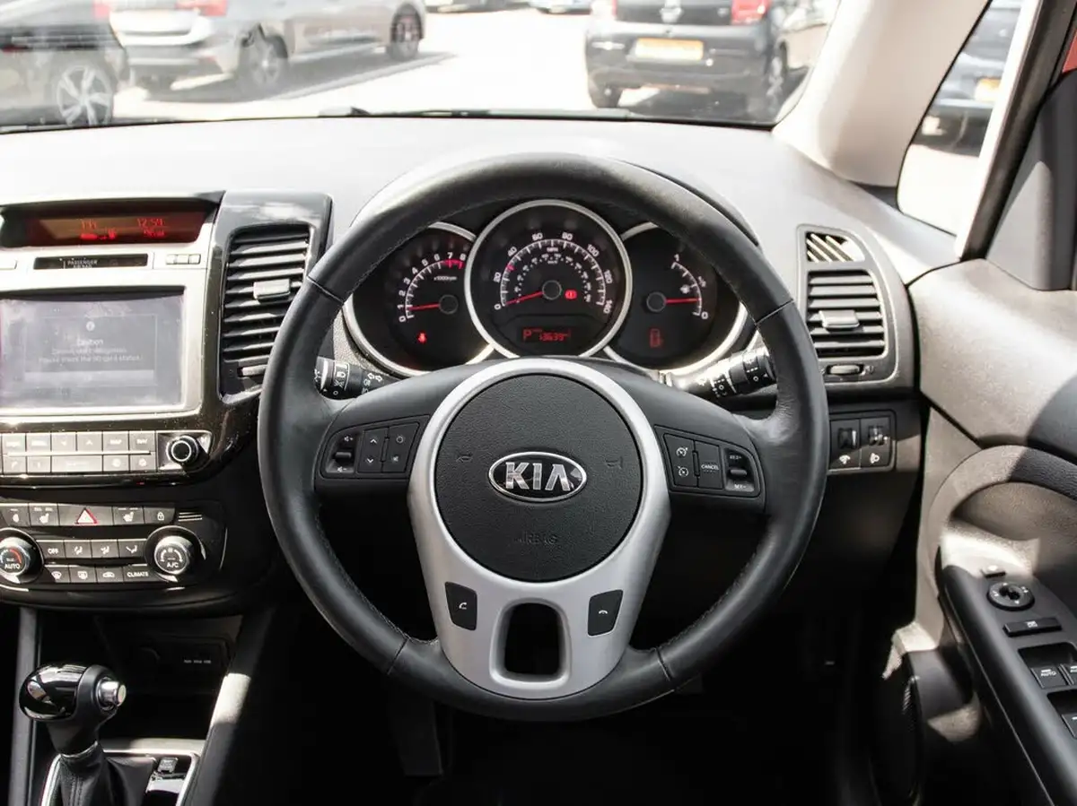 2017-kia-venga-16-4-auto-big-20