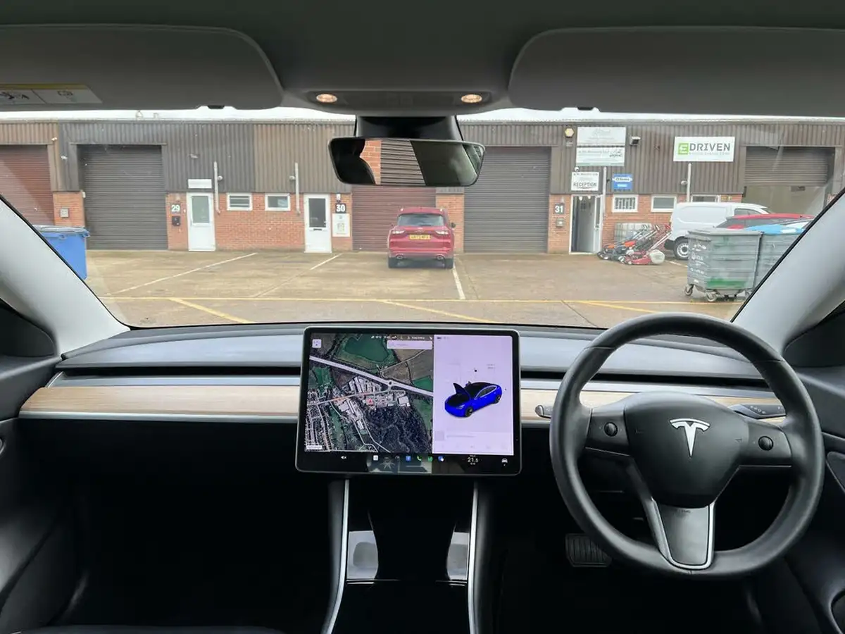 2020-tesla-model-3-e-standard-plus-big-8